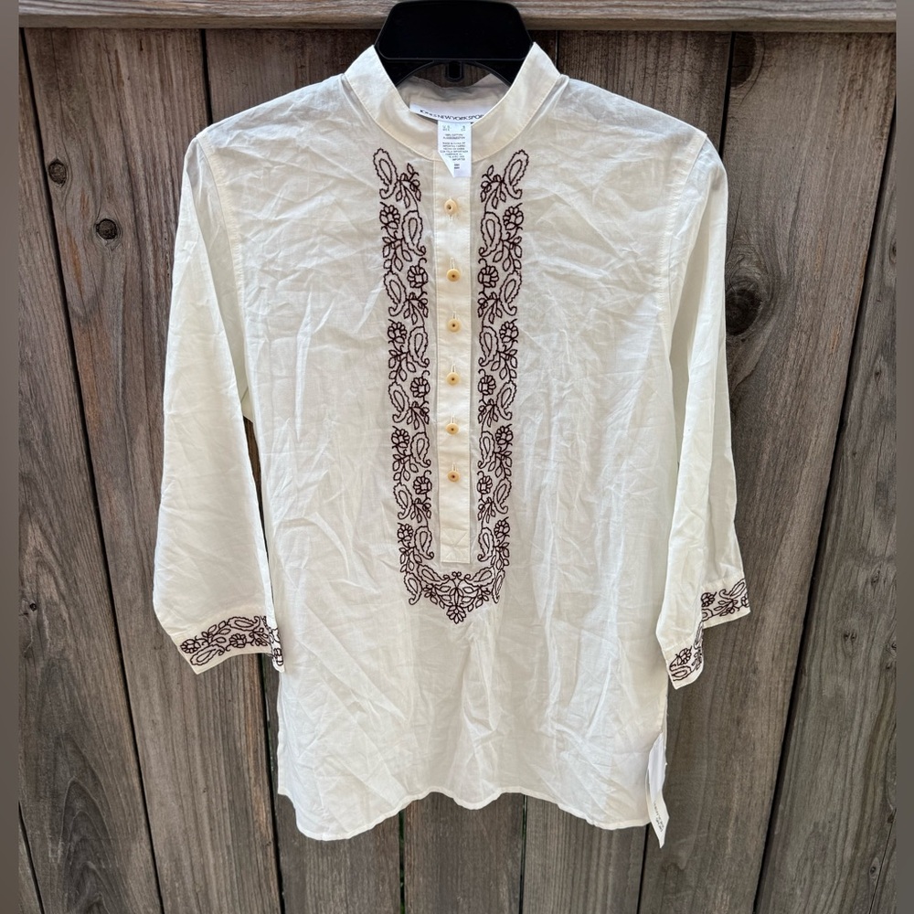 Jones New York sport embroidered Button front Shirt